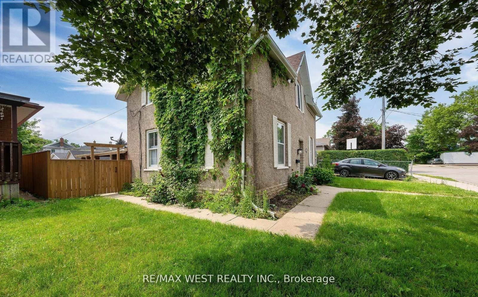 58 BROOK STREET EAST Image 3
