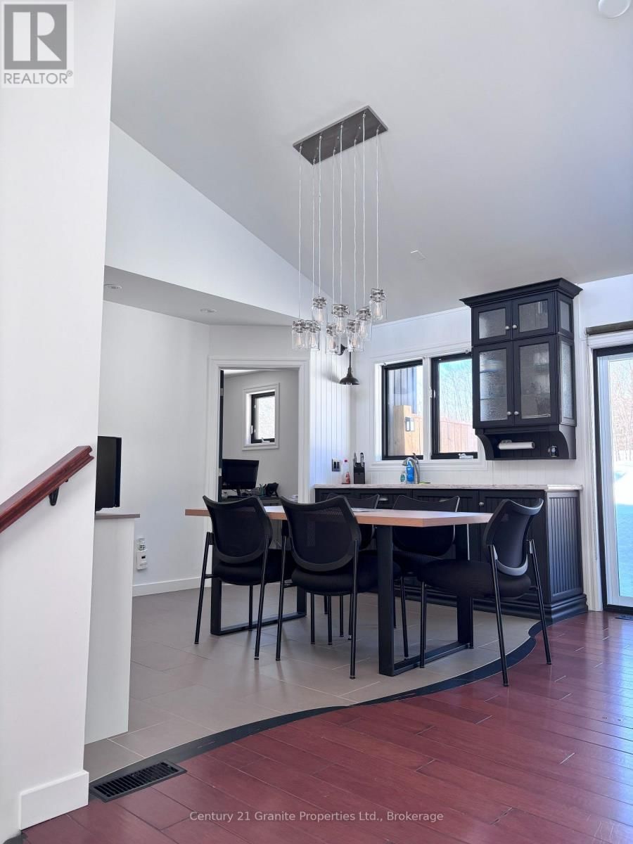 4 BARTLETT DRIVE Image 22
