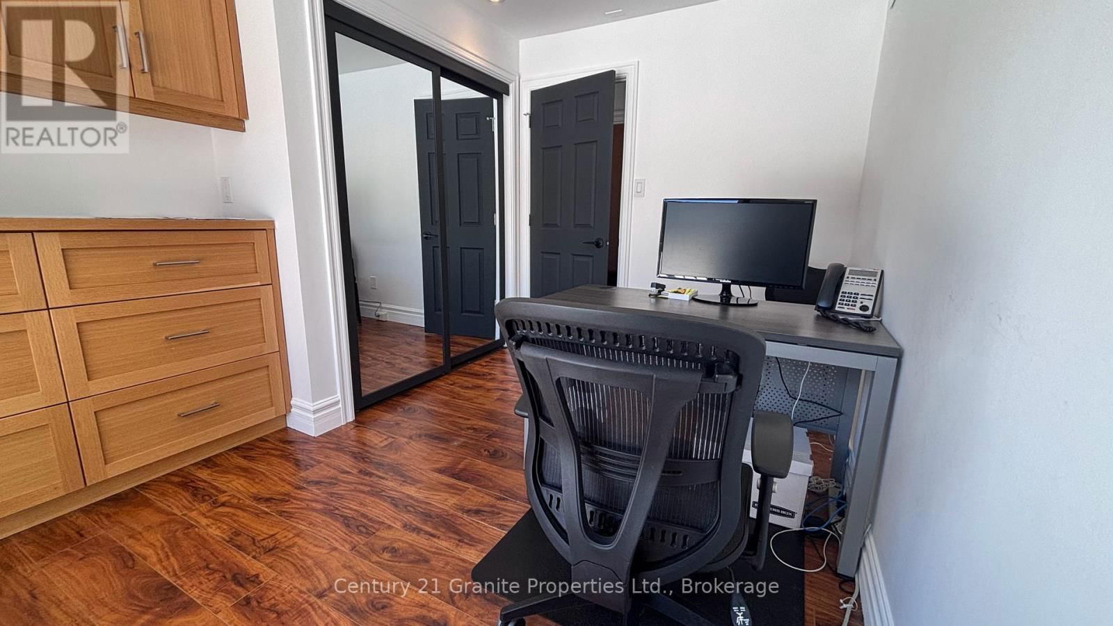 4 BARTLETT DRIVE Image 37
