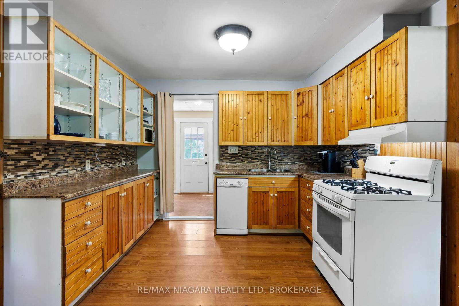10567 MAPLEWOOD DRIVE Image 10