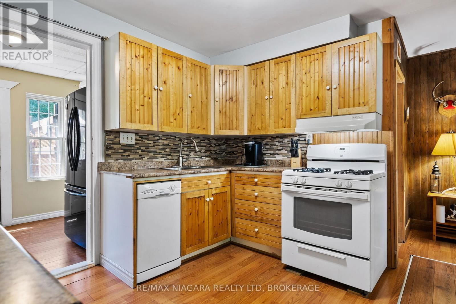 10567 MAPLEWOOD DRIVE Image 12