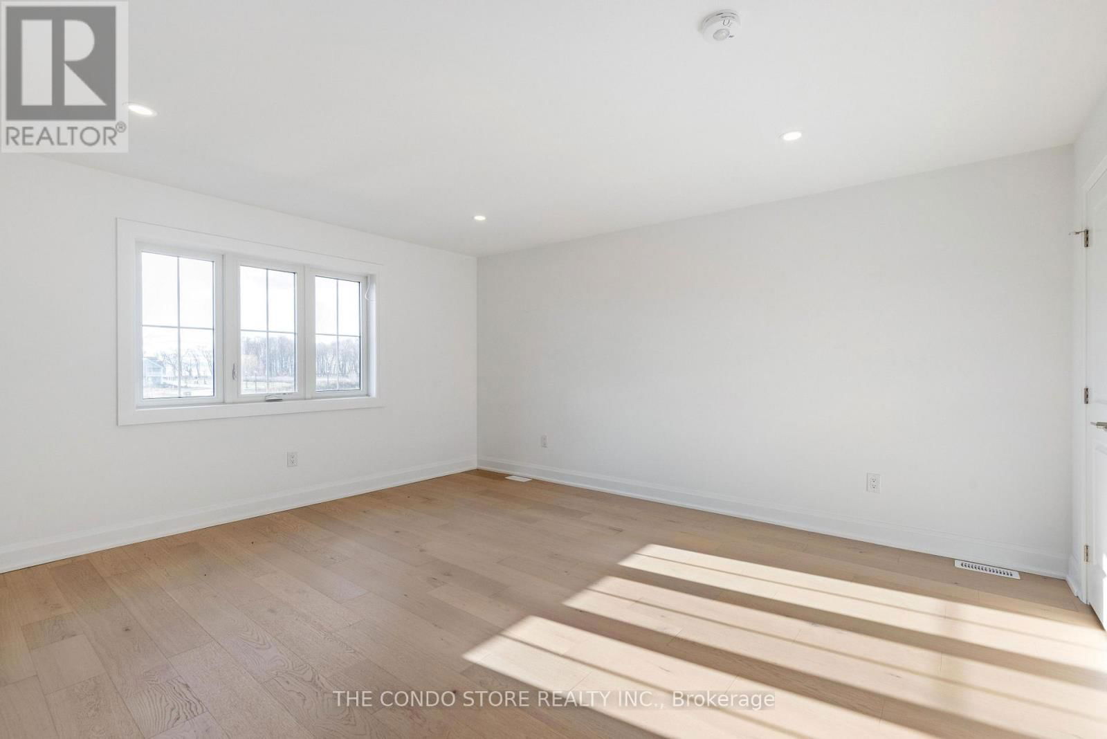 500 MISSISSAUGA AVENUE Image 13