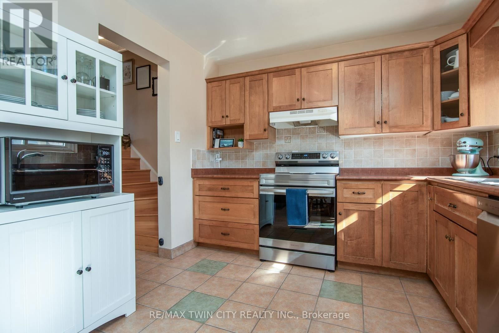 32 - 634 STRASBURG ROAD Image 20