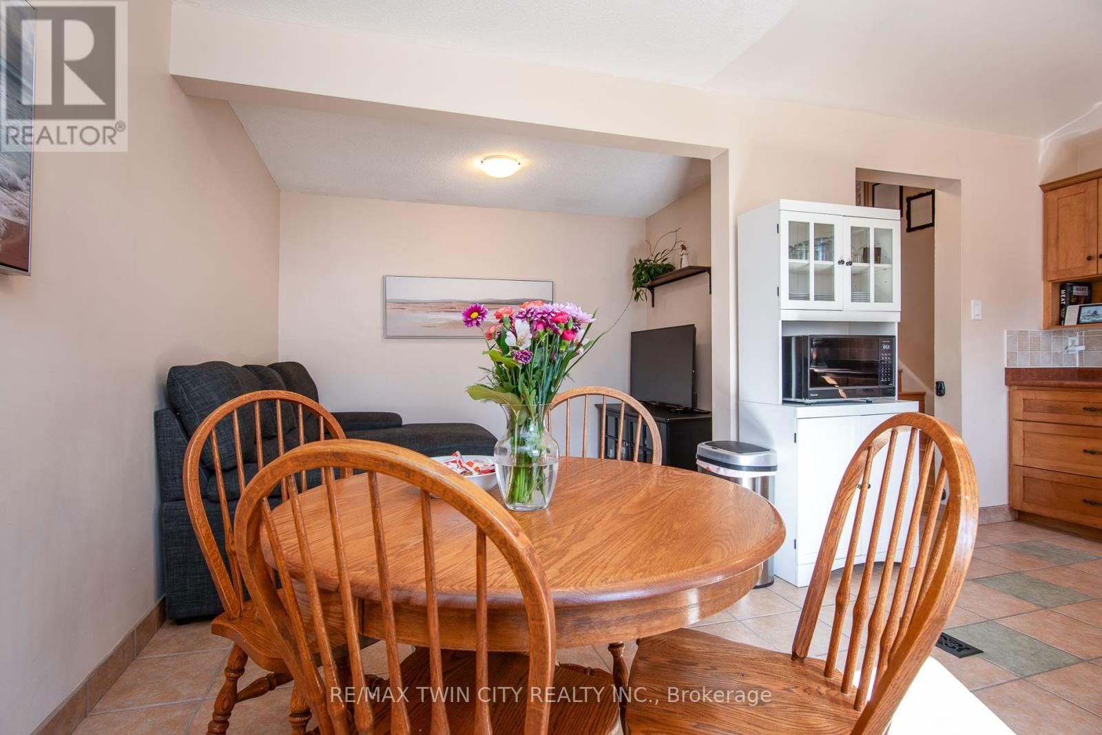 32 - 634 STRASBURG ROAD Image 24