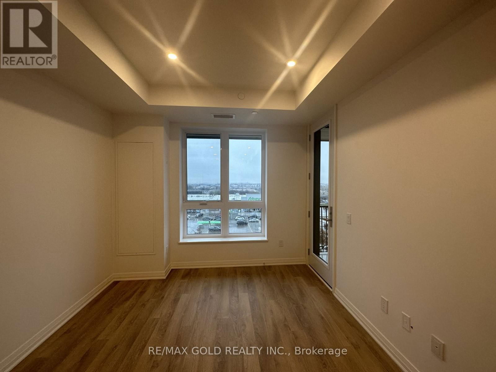 511 - 101 GOLDEN EAGLE ROAD Image 12
