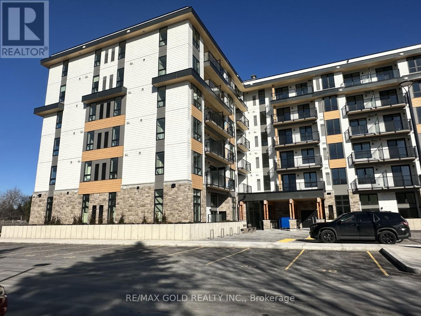 511 - 101 GOLDEN EAGLE ROAD Image 3