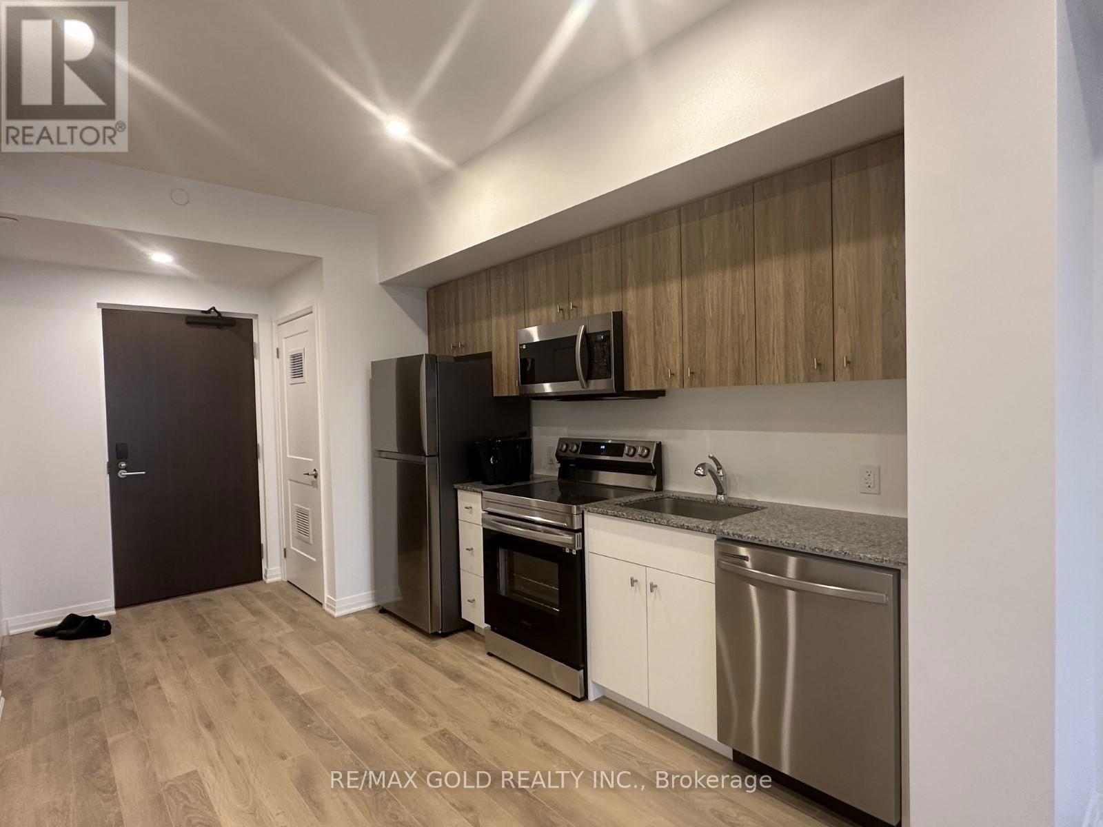 511 - 101 GOLDEN EAGLE ROAD Image 6