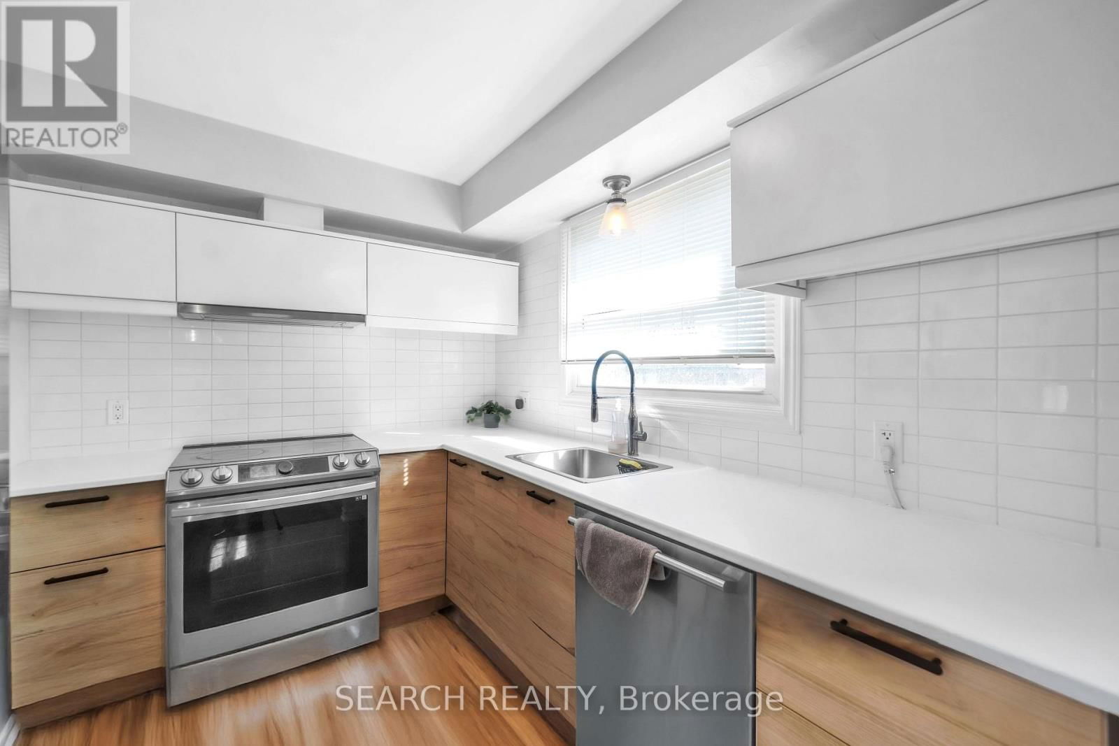 396 FIRST AVENUE Image 10
