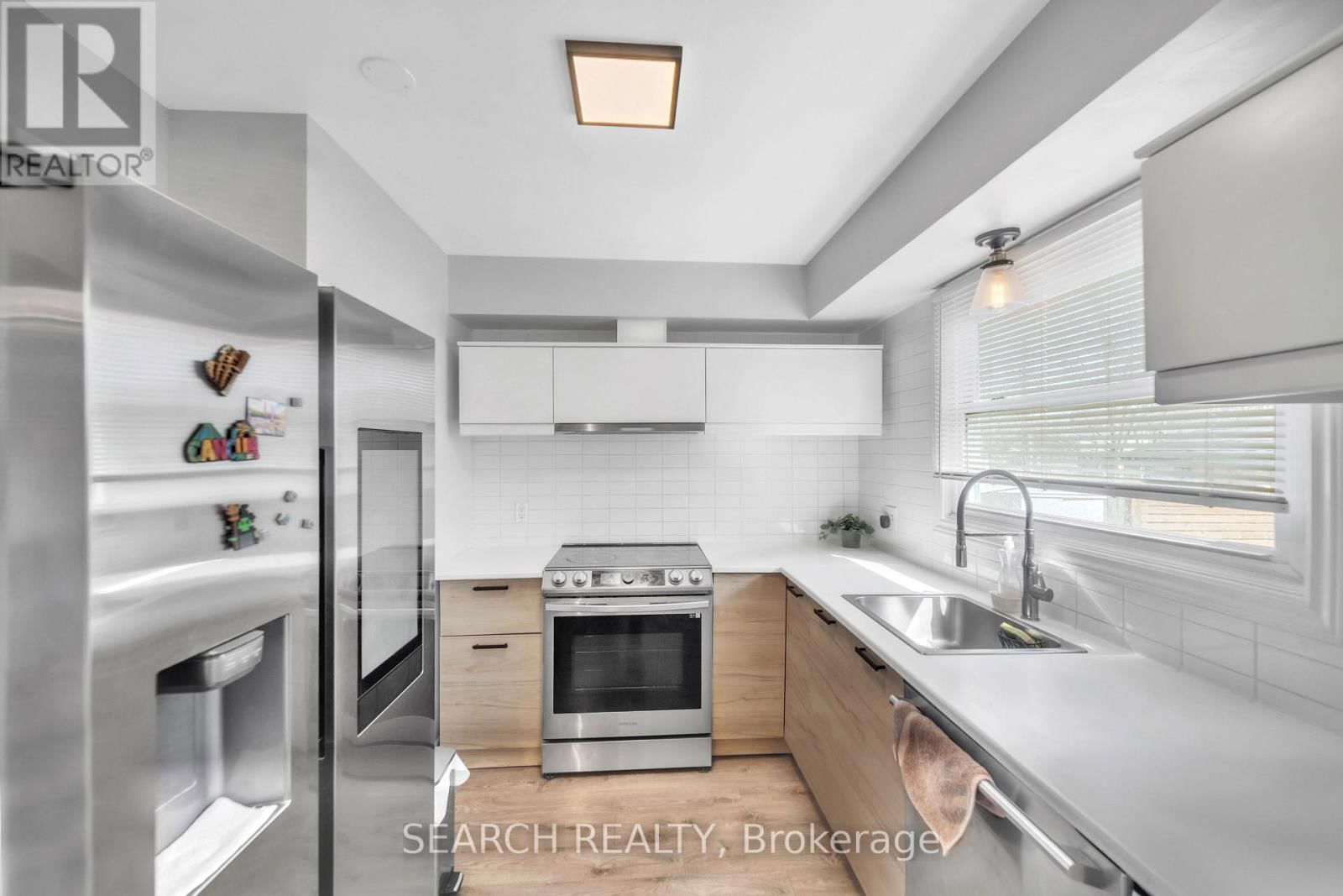 396 FIRST AVENUE Image 11