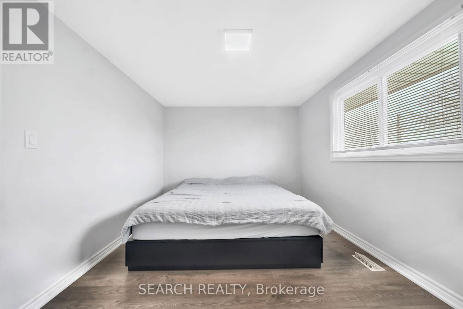 396 FIRST AVENUE Image 14