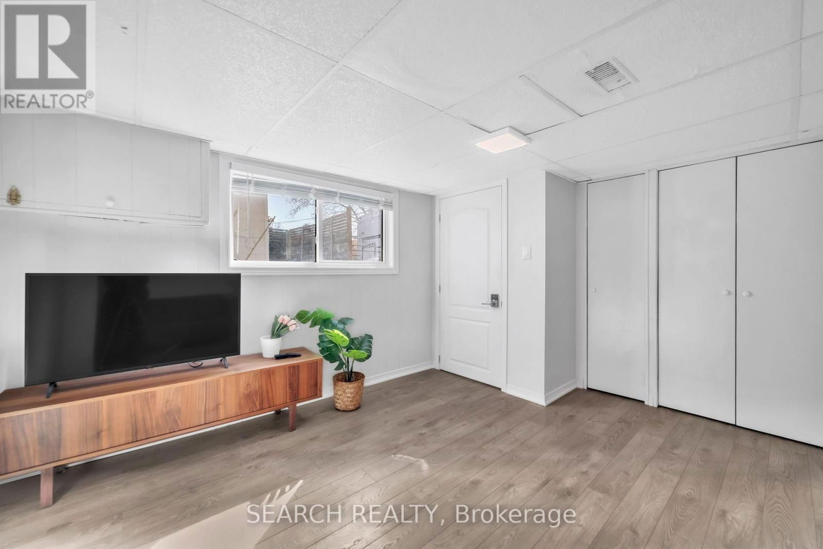 396 FIRST AVENUE Image 22