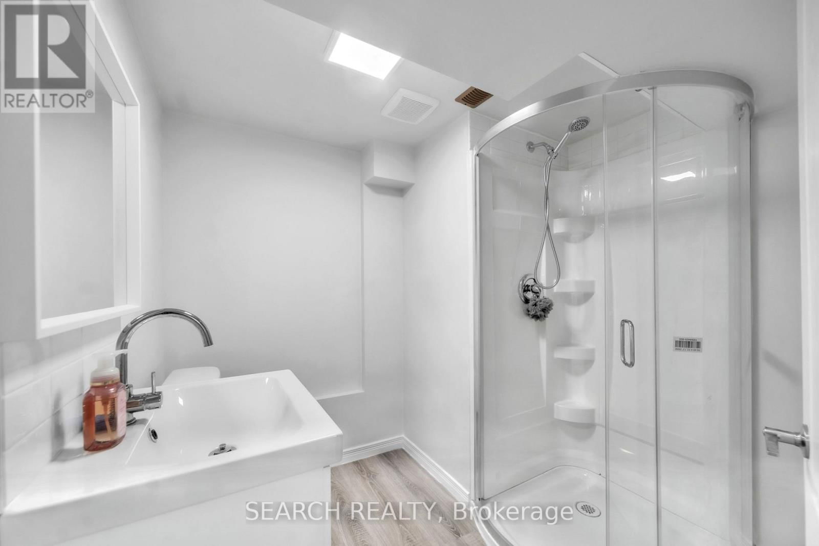 396 FIRST AVENUE Image 32