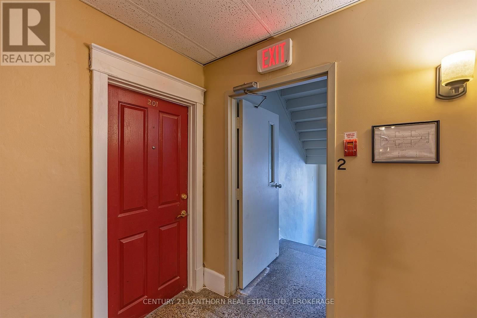 201 - 67 SYDENHAM STREET Image 10
