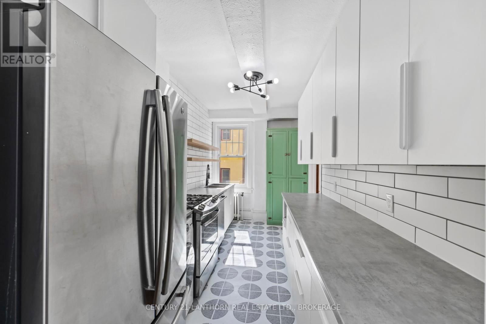 201 - 67 SYDENHAM STREET Image 22