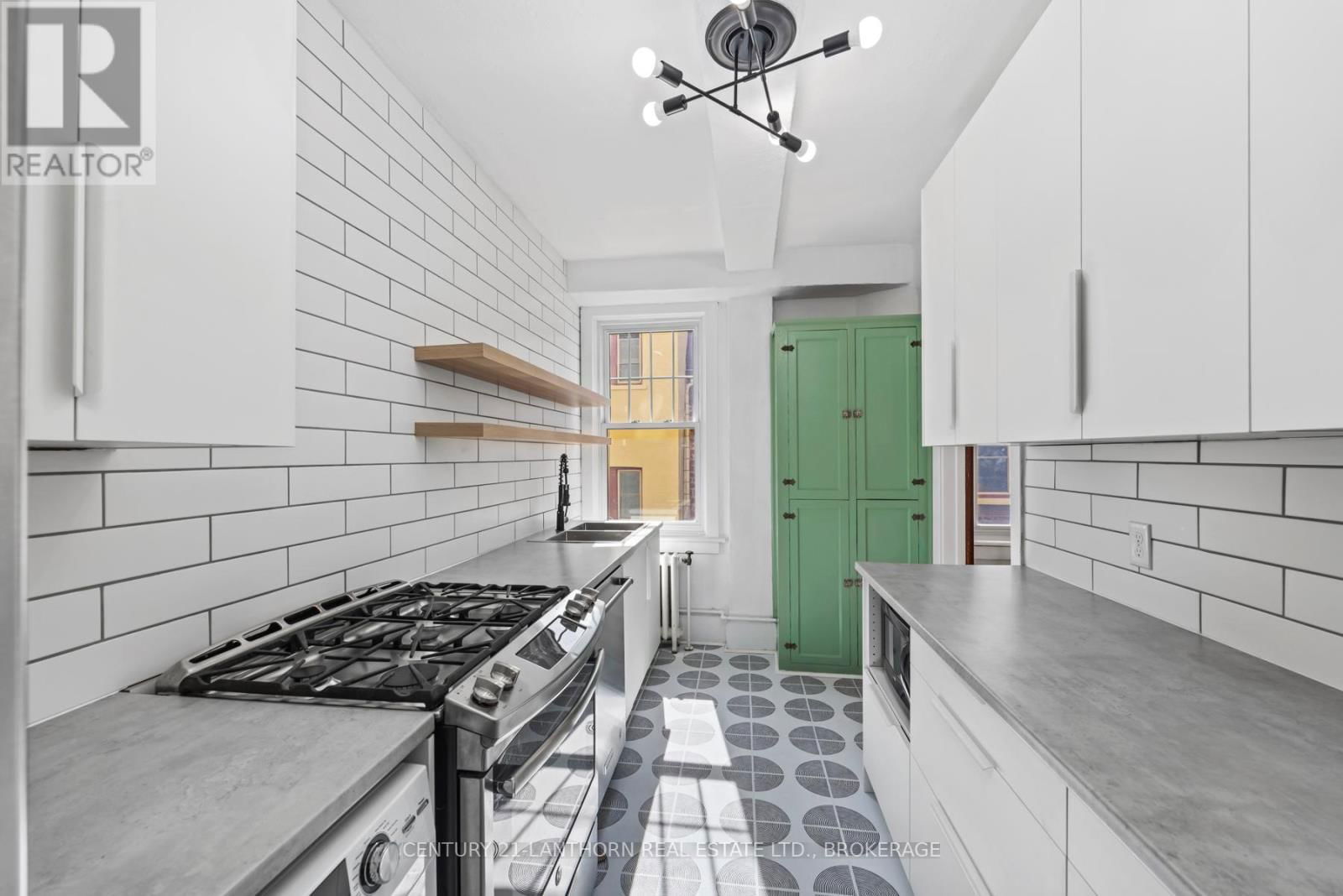 201 - 67 SYDENHAM STREET Image 24