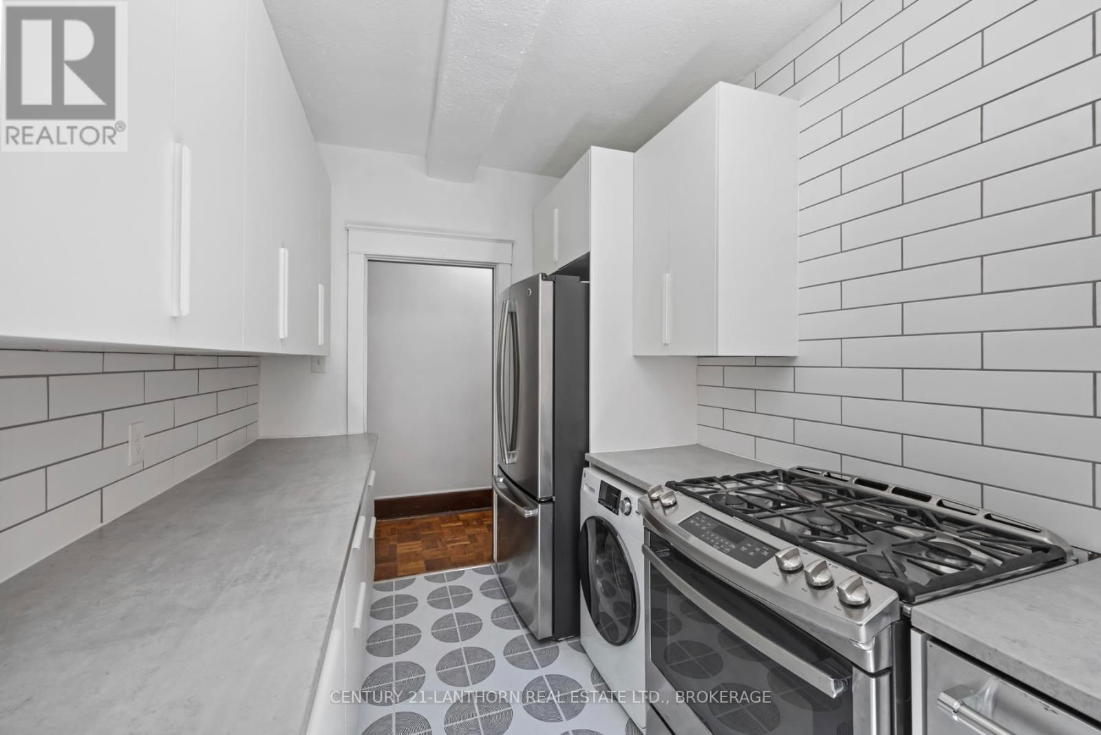 201 - 67 SYDENHAM STREET Image 27