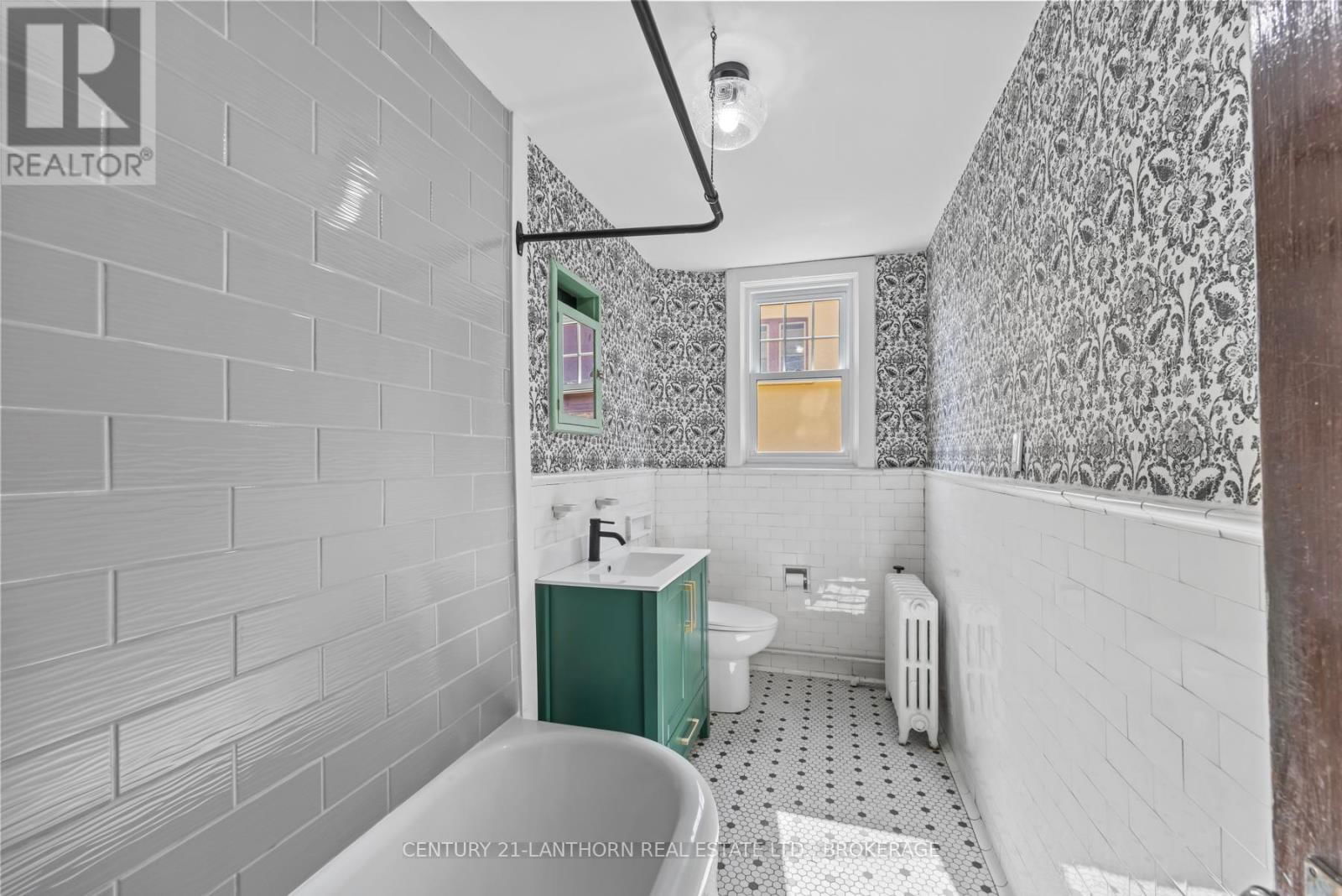 201 - 67 SYDENHAM STREET Image 28