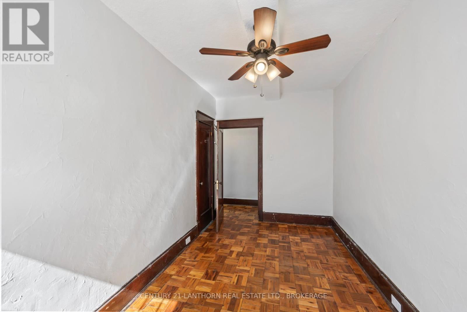 201 - 67 SYDENHAM STREET Image 32