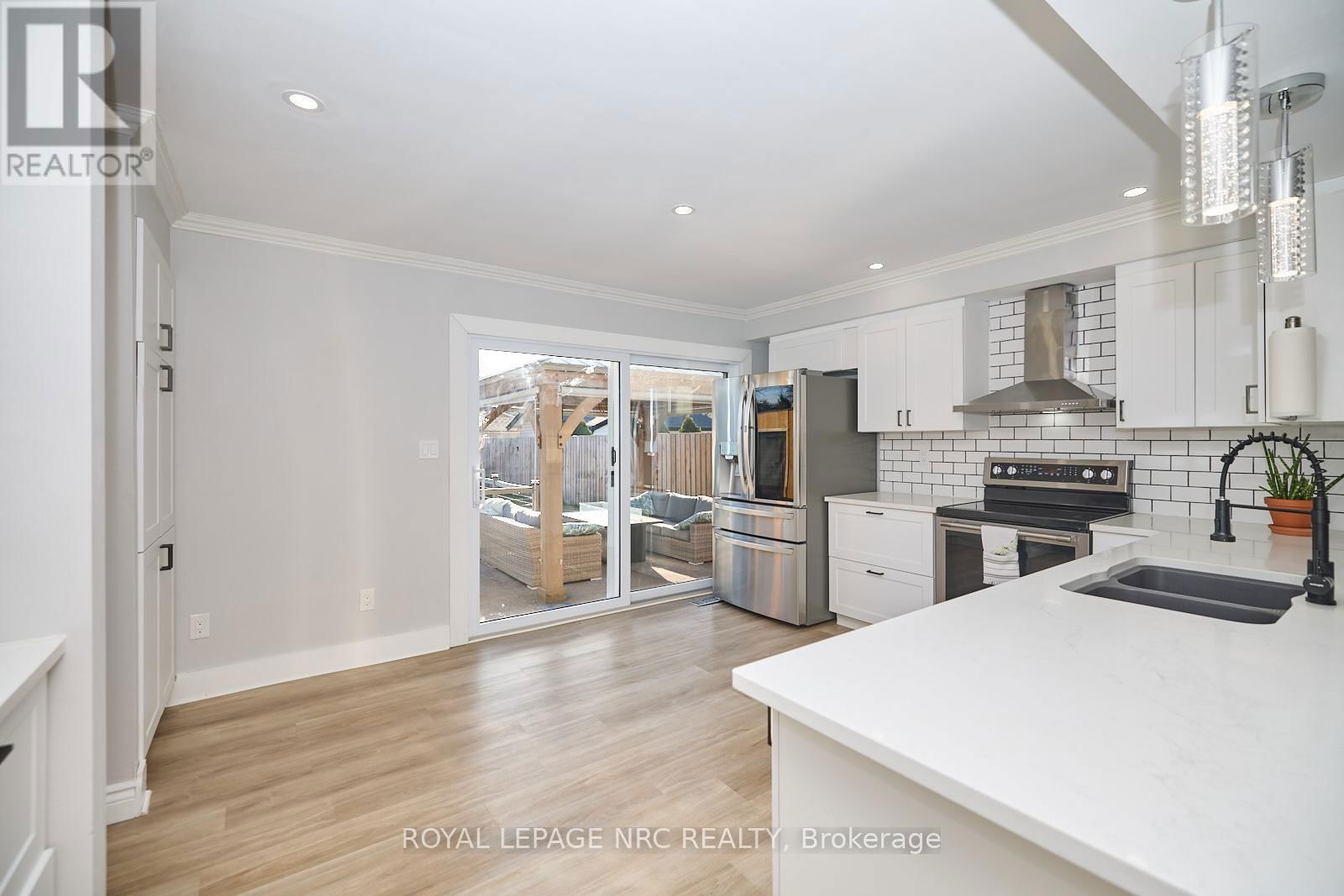 4190 YORK DRIVE Image 10