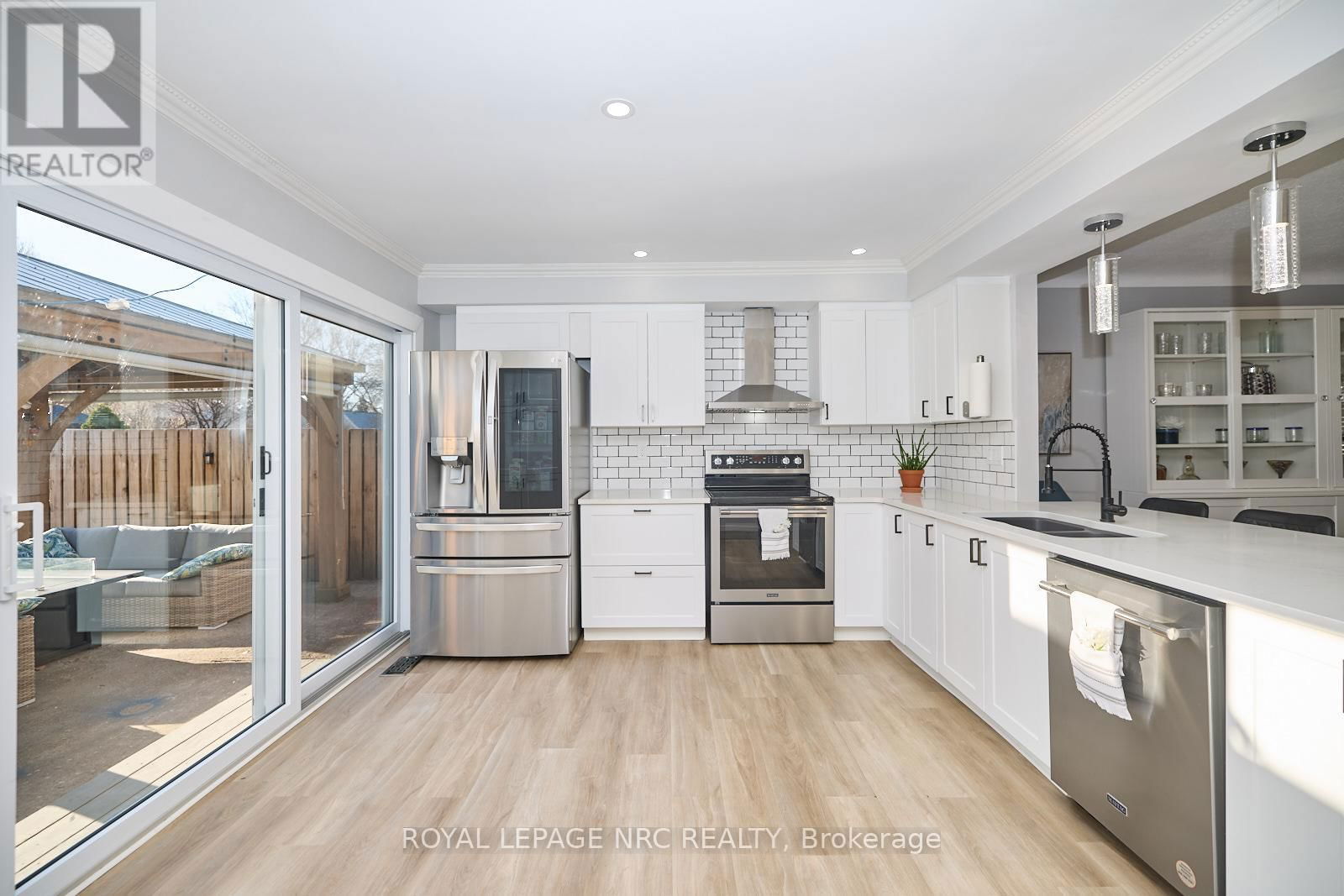 4190 YORK DRIVE Image 11