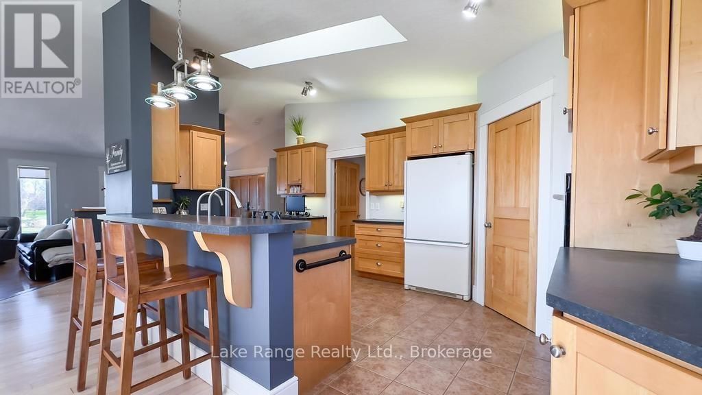 737 LAKE RANGE DRIVE Image 11