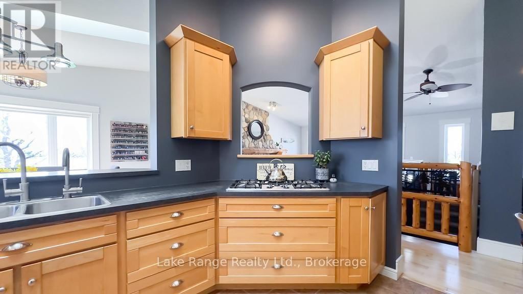 737 LAKE RANGE DRIVE Image 13