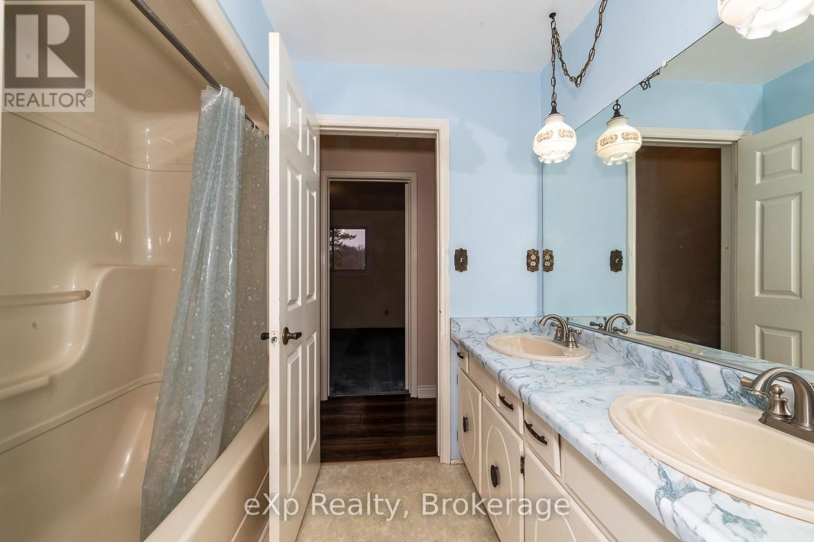 439607 SYDENHAM-LAKESHORE DRIVE Image 19