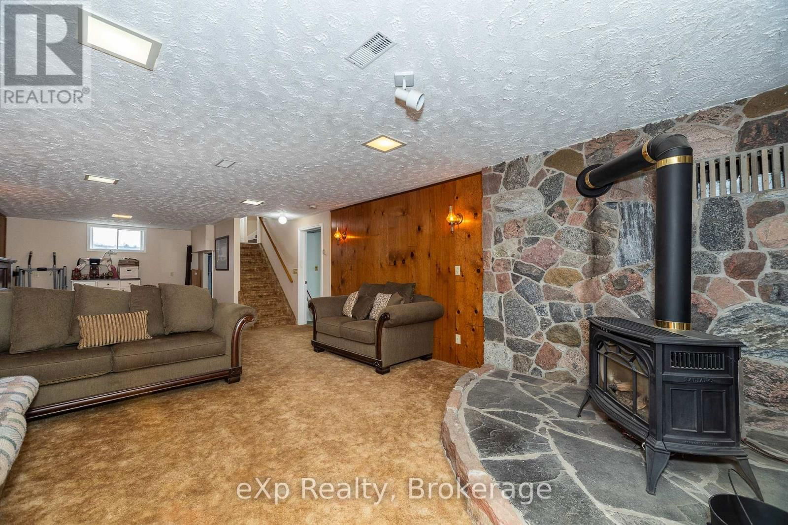 439607 SYDENHAM-LAKESHORE DRIVE Image 22