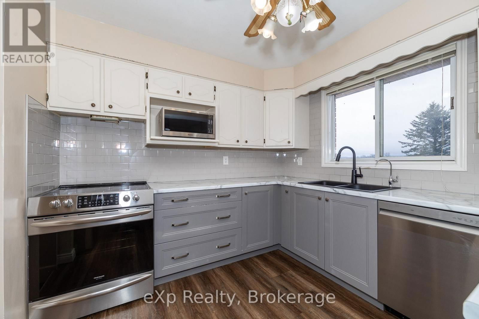 439607 SYDENHAM-LAKESHORE DRIVE Image 7