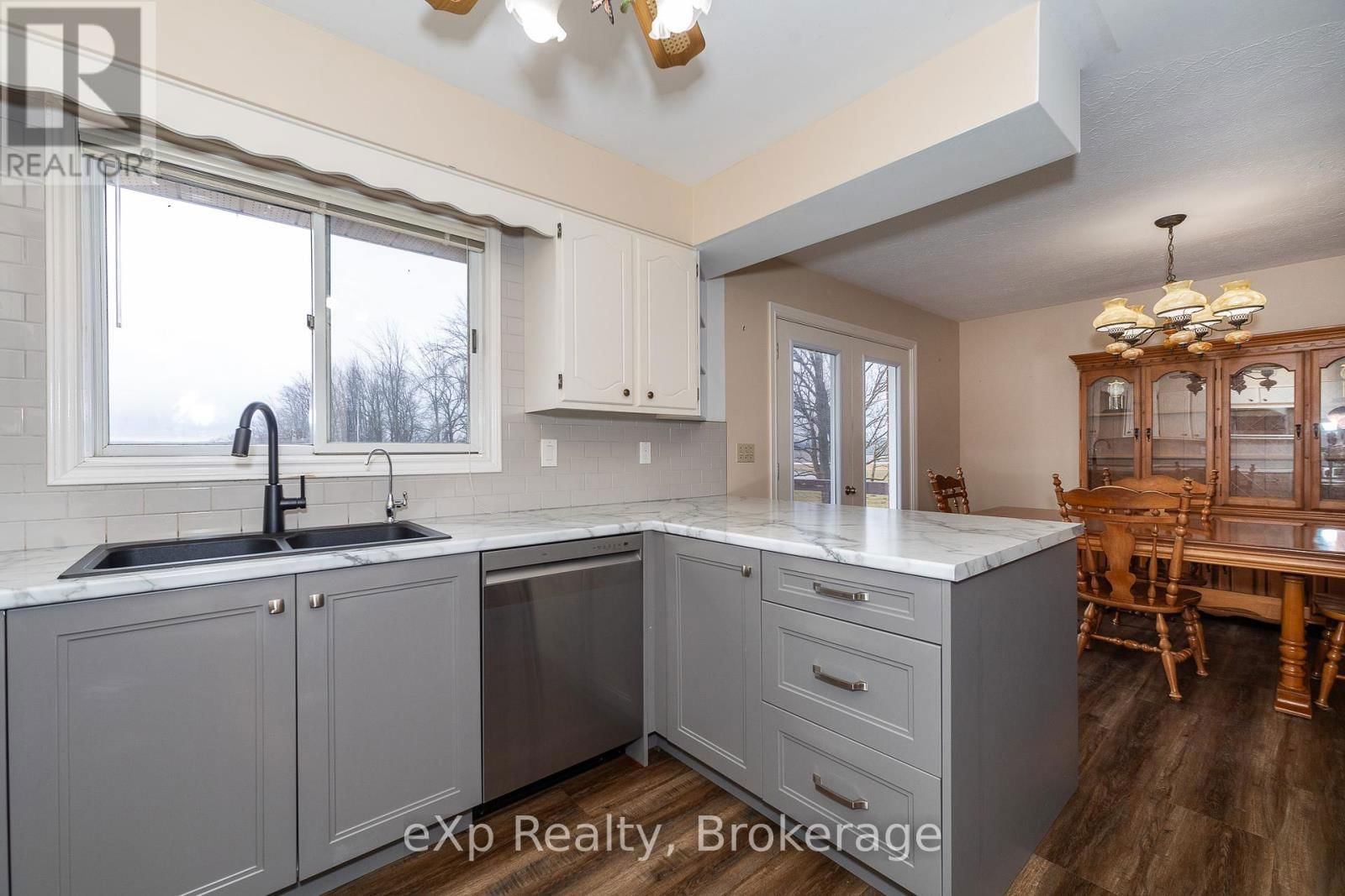 439607 SYDENHAM-LAKESHORE DRIVE Image 9