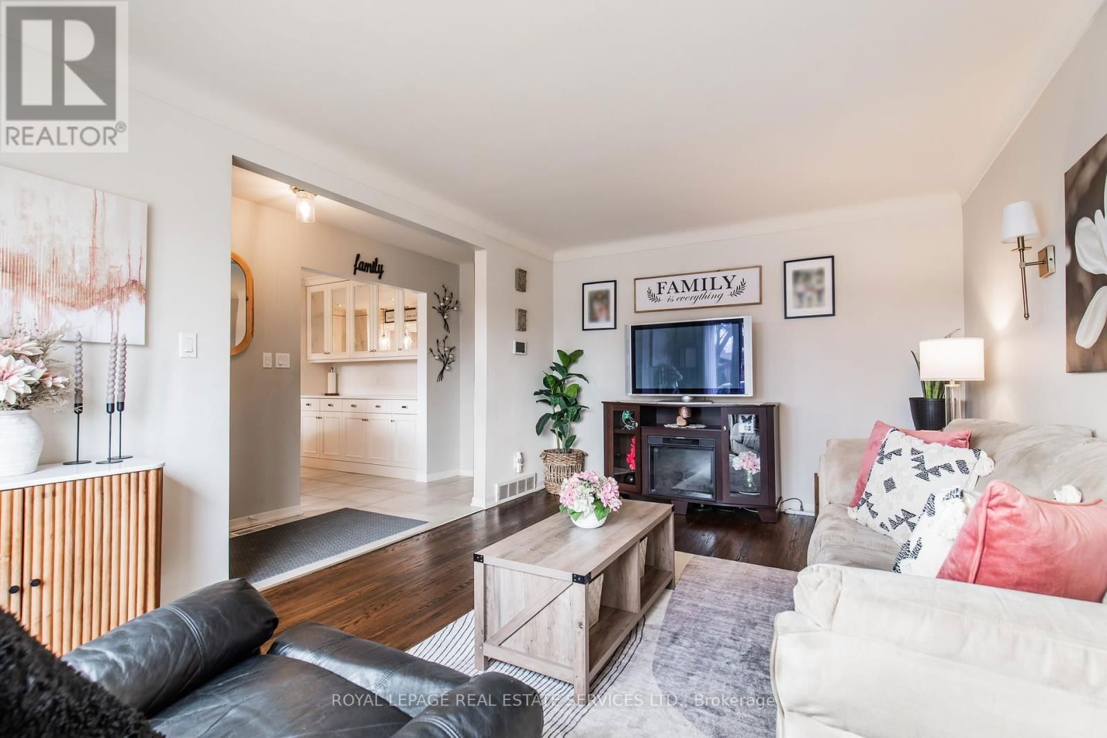 49 ROYAL MANOR DRIVE Image 10
