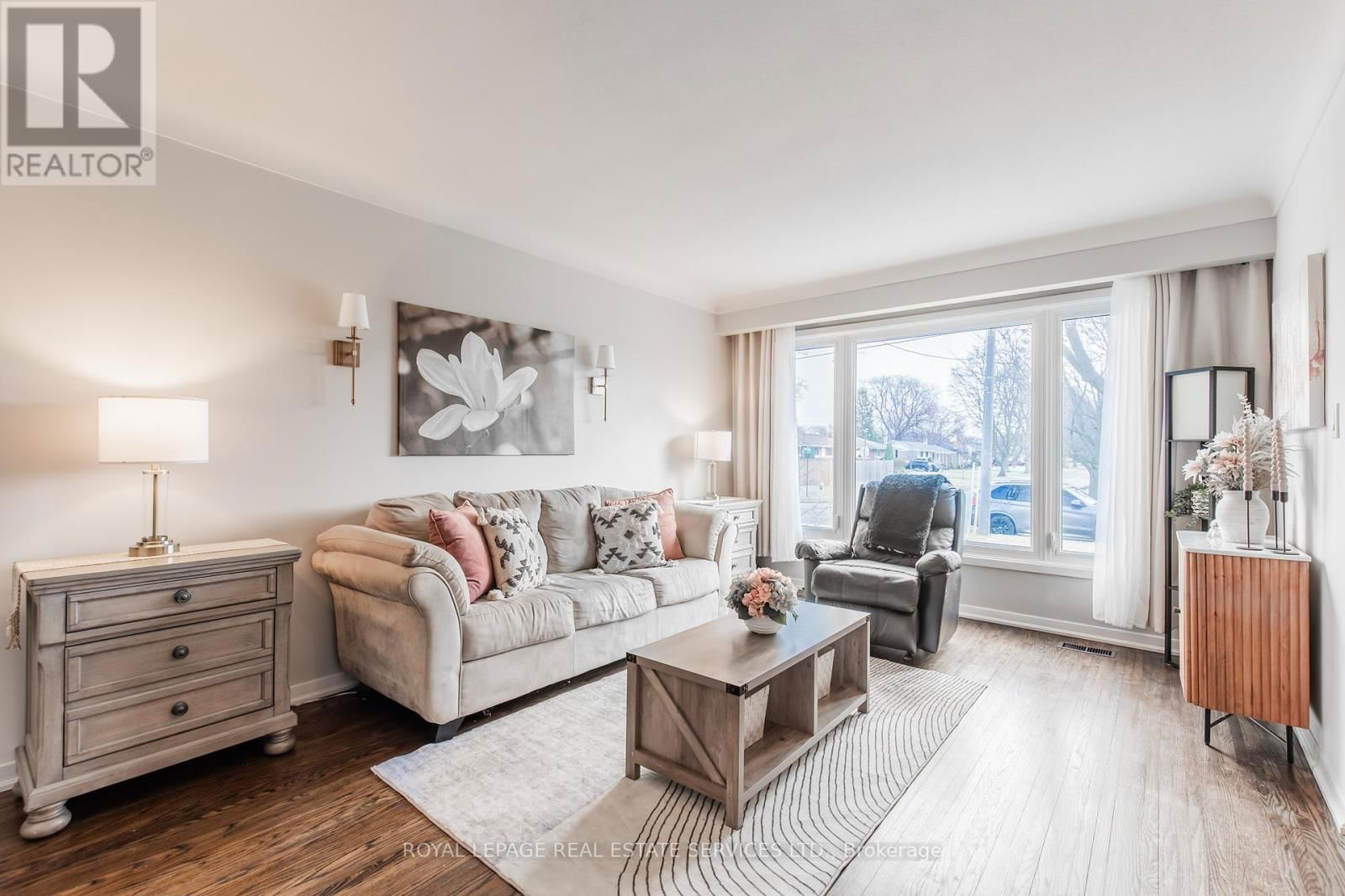 49 ROYAL MANOR DRIVE Image 11
