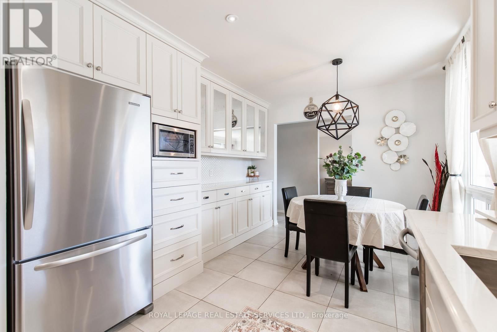 49 ROYAL MANOR DRIVE Image 13