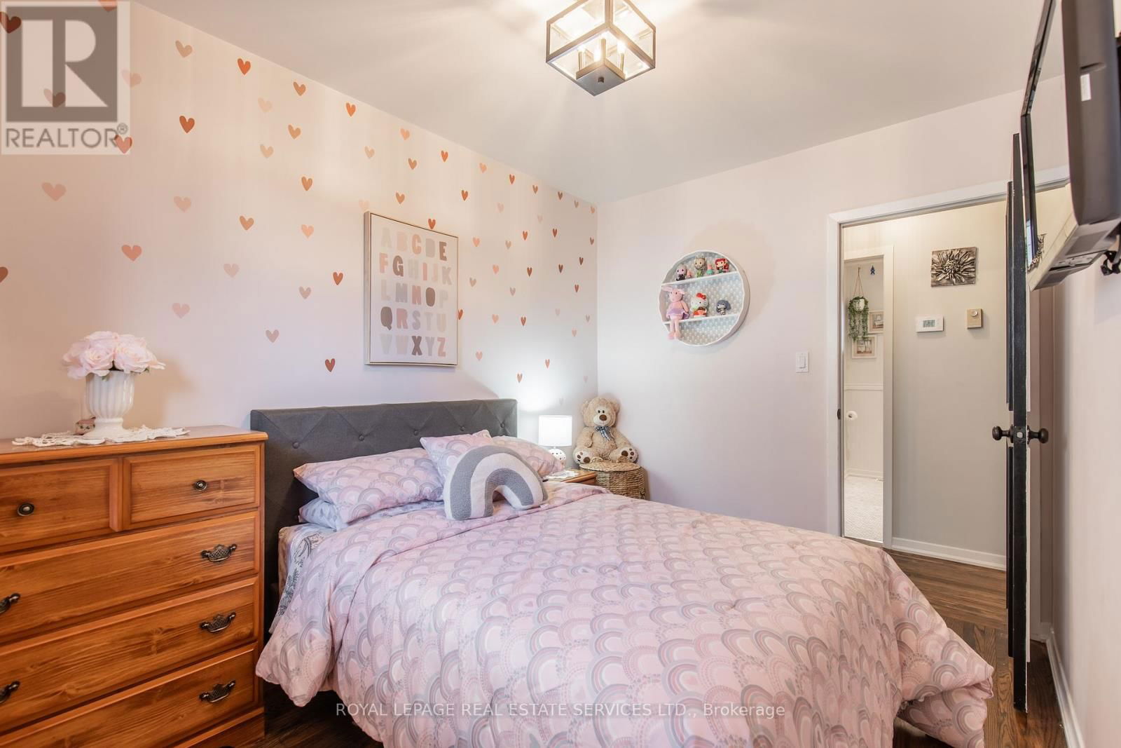 49 ROYAL MANOR DRIVE Image 22