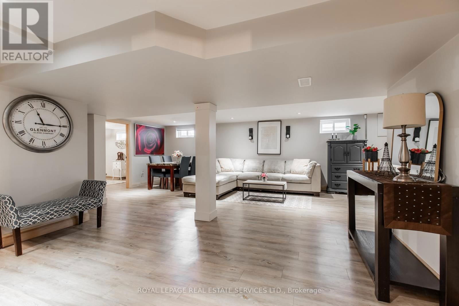 49 ROYAL MANOR DRIVE Image 25