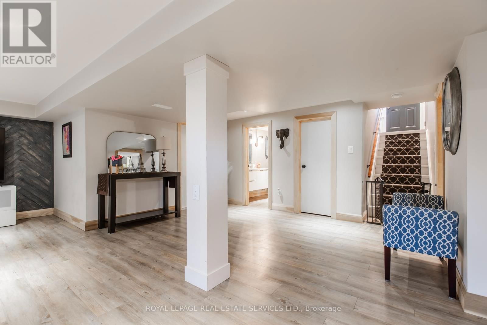 49 ROYAL MANOR DRIVE Image 28