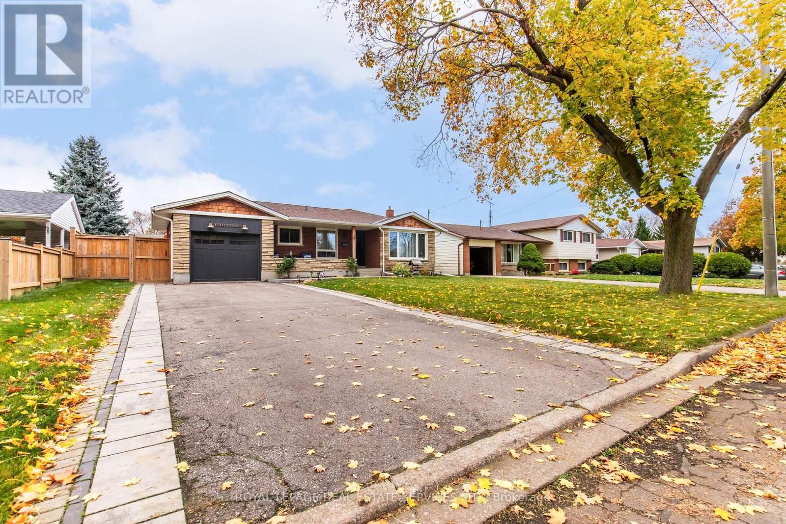 49 ROYAL MANOR DRIVE Image 3