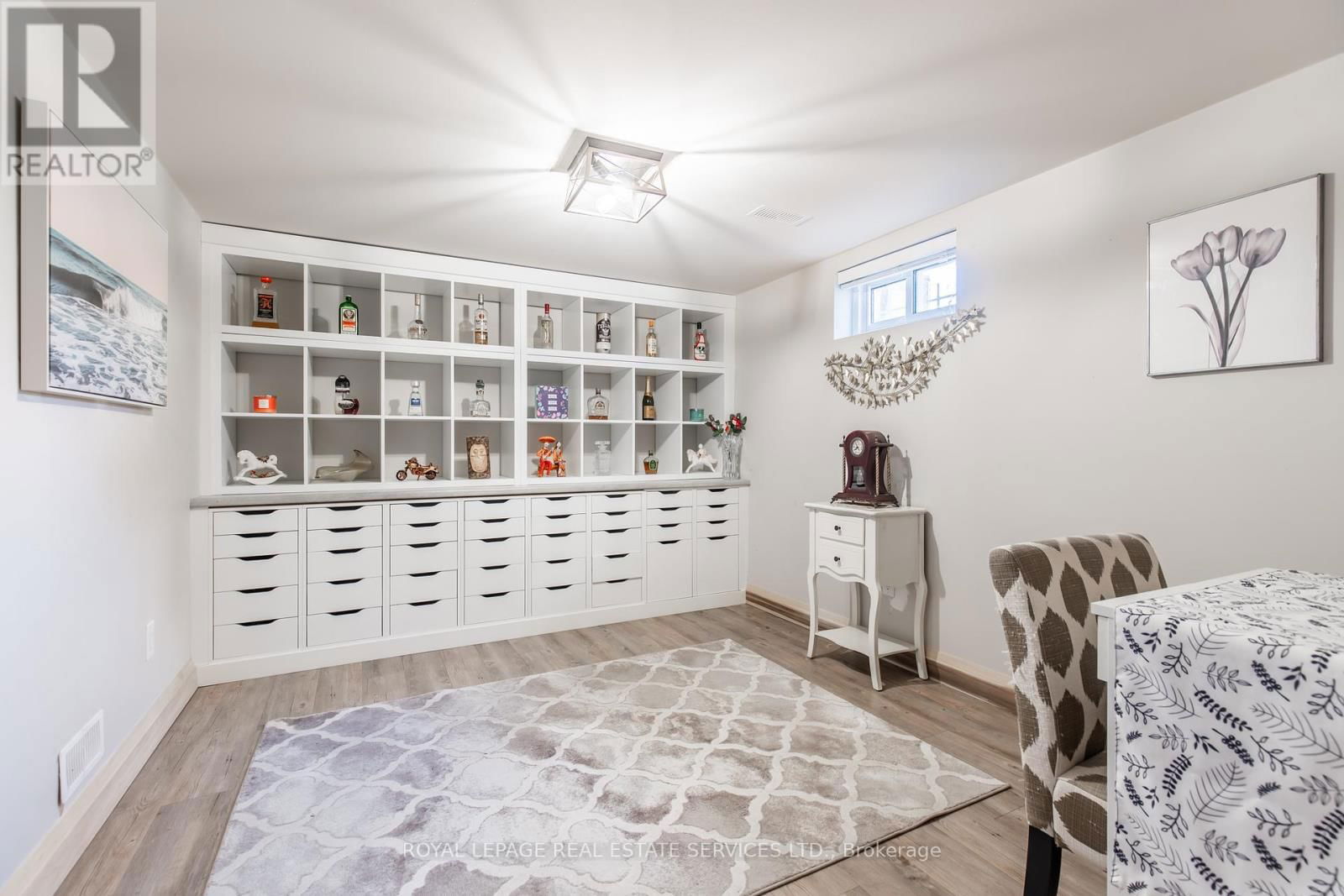 49 ROYAL MANOR DRIVE Image 30