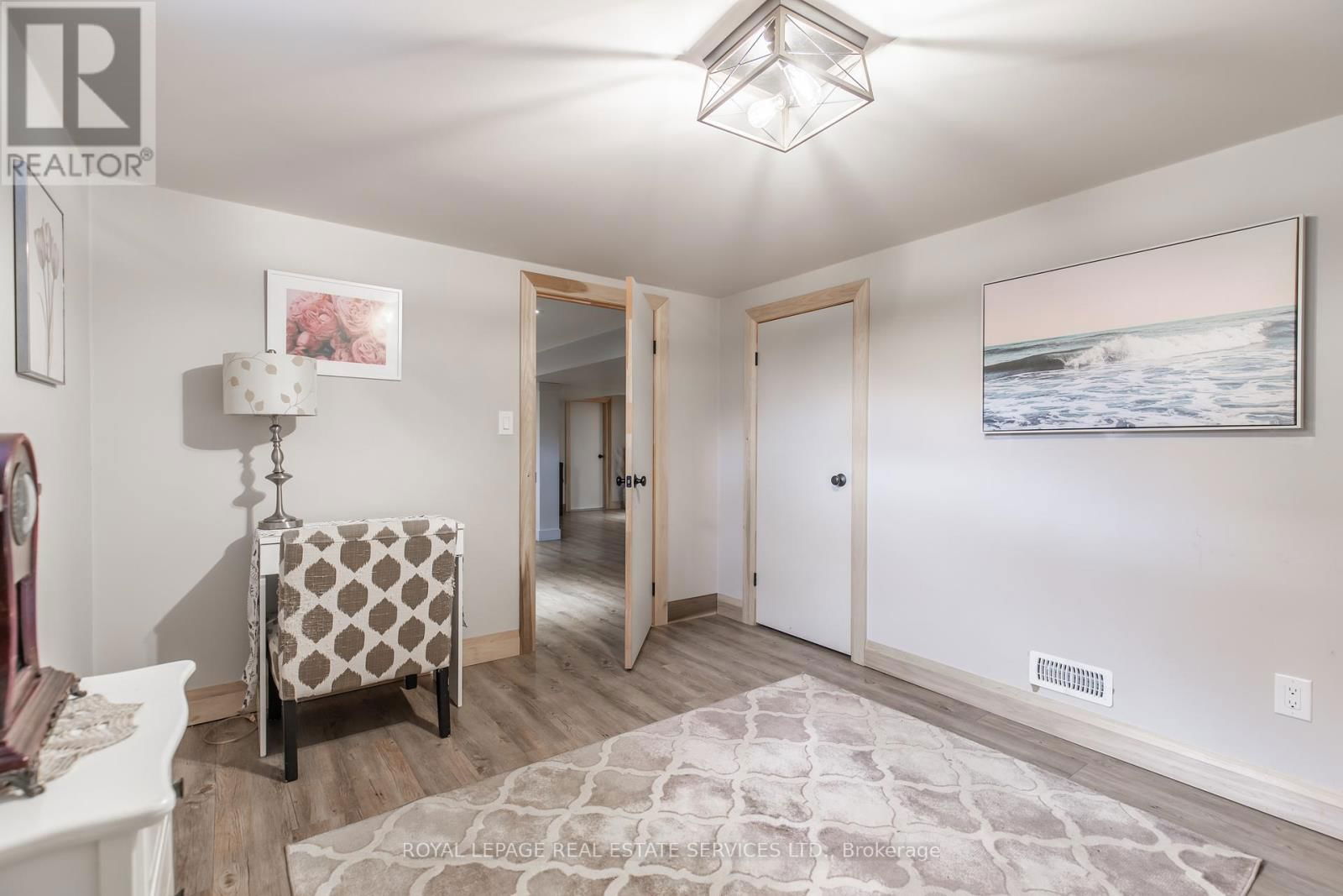 49 ROYAL MANOR DRIVE Image 31