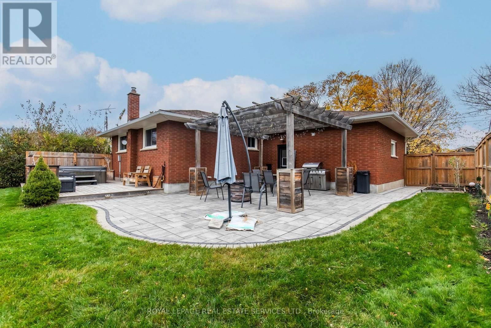 49 ROYAL MANOR DRIVE Image 34