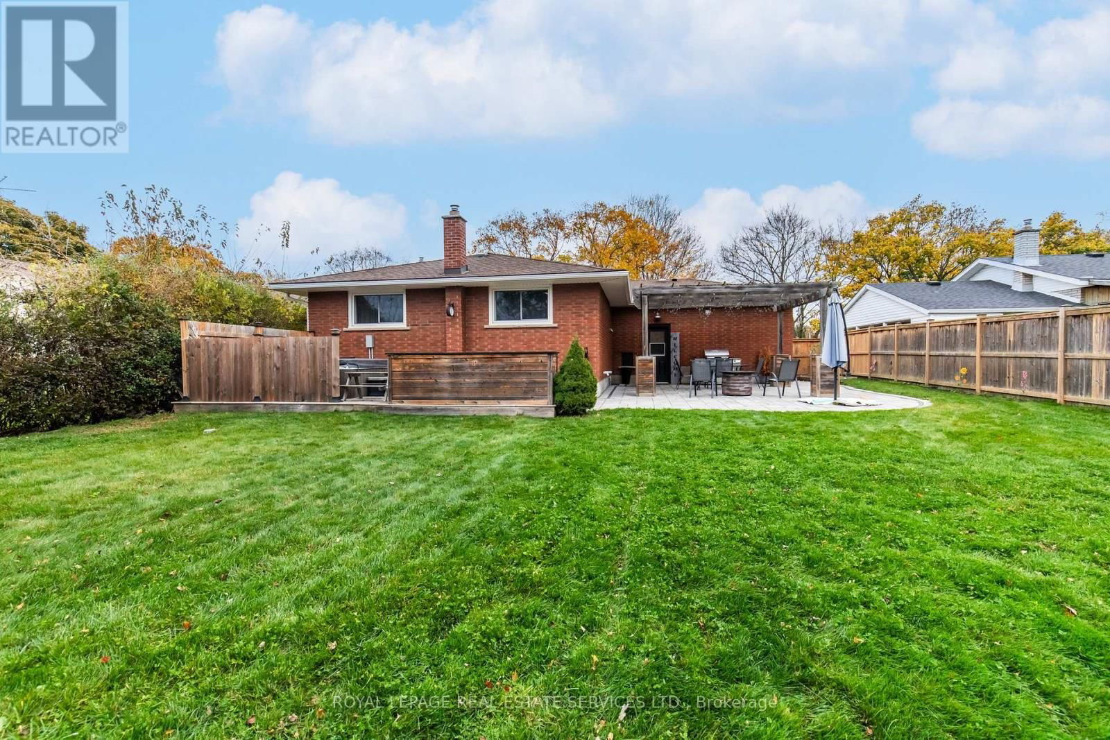 49 ROYAL MANOR DRIVE Image 38