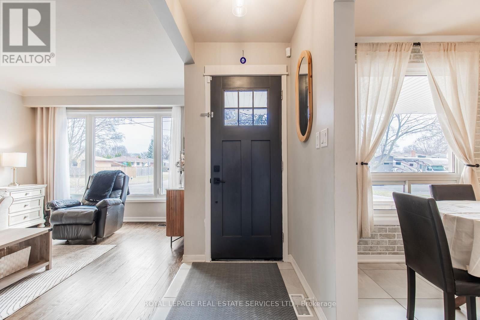 49 ROYAL MANOR DRIVE Image 7