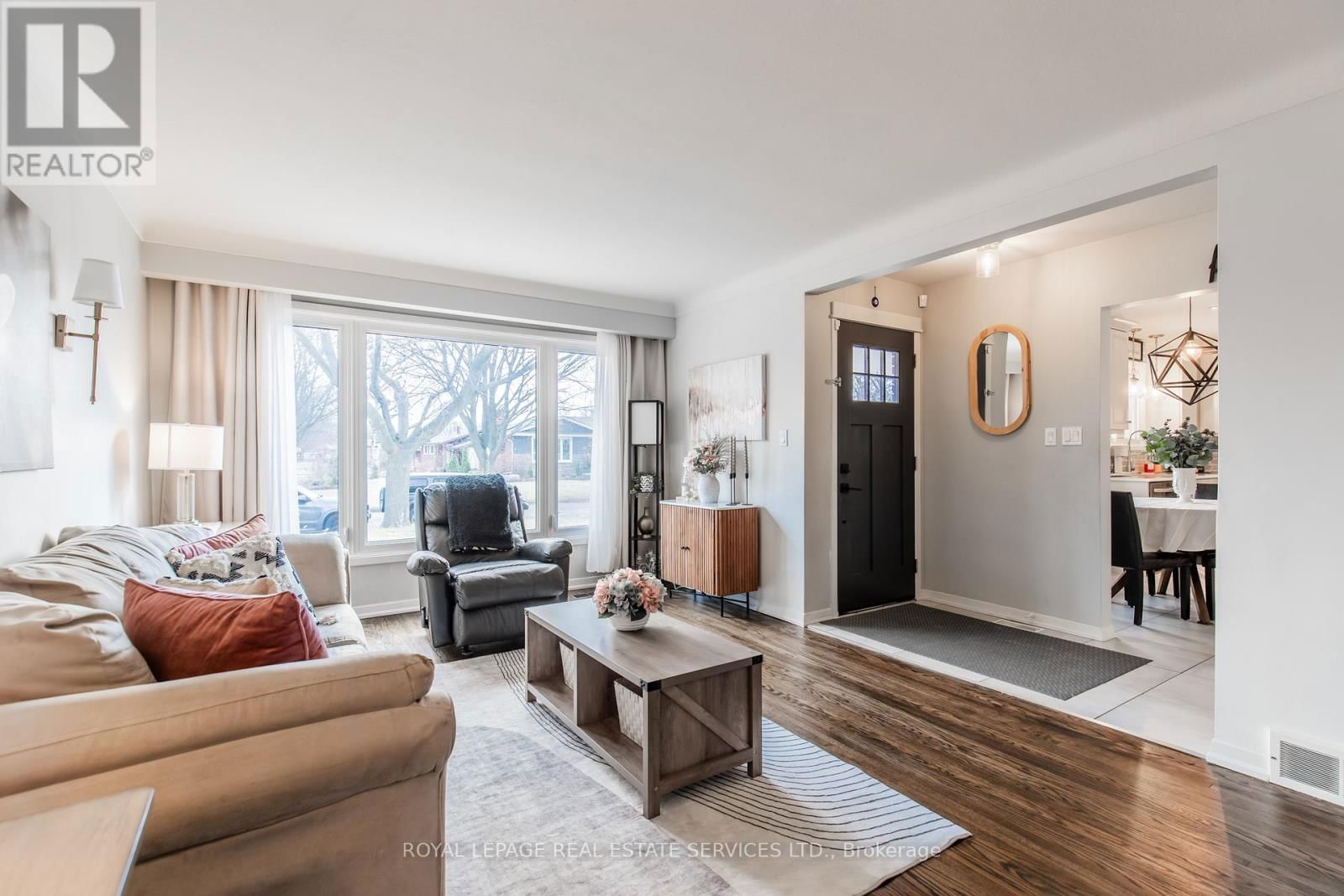 49 ROYAL MANOR DRIVE Image 9