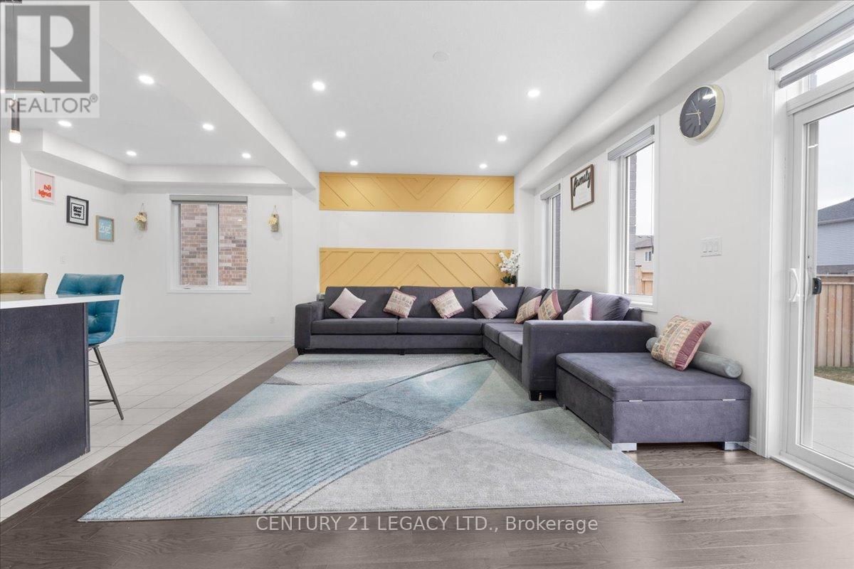 83 BEAUCHAMP DRIVE Image 12