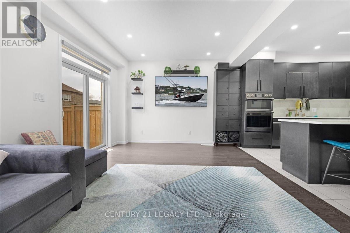 83 BEAUCHAMP DRIVE Image 13