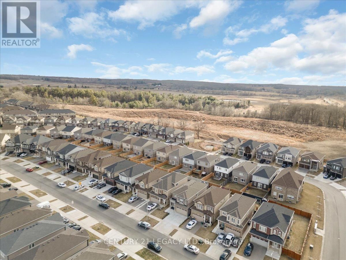 83 BEAUCHAMP DRIVE Image 38