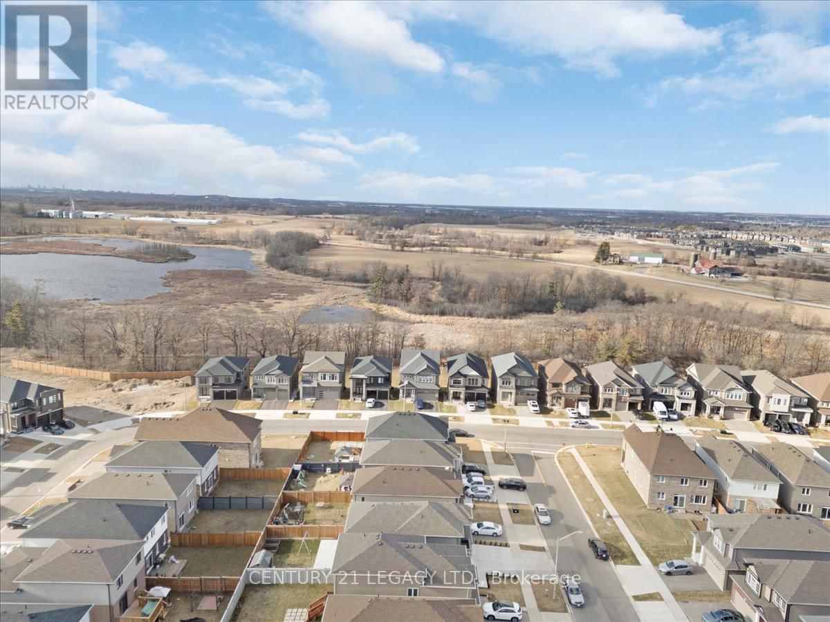 83 BEAUCHAMP DRIVE Image 40