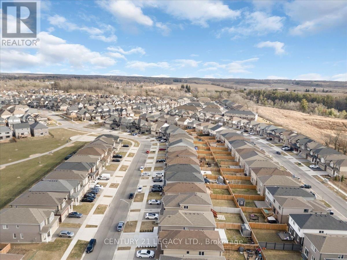83 BEAUCHAMP DRIVE Image 42