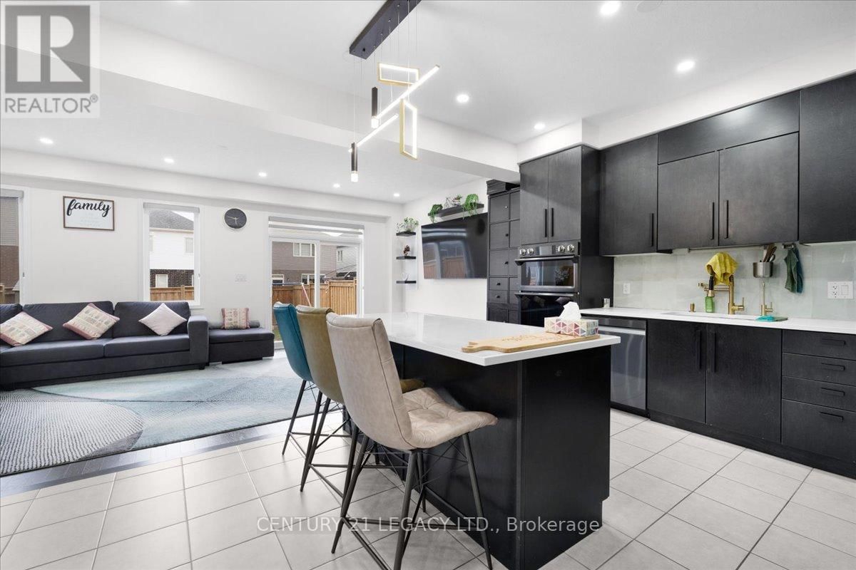83 BEAUCHAMP DRIVE Image 8