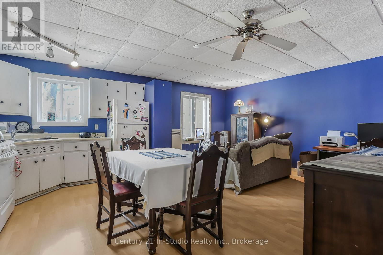 228 PALMERSTON STREET Image 21